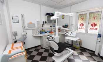 Sala marrone studio dentistico appio latino